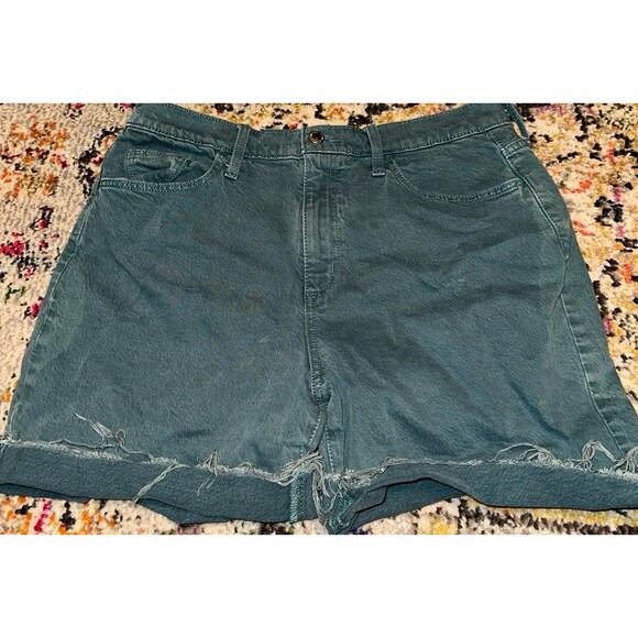 Universal thread green shorts - Picture 1 of 3